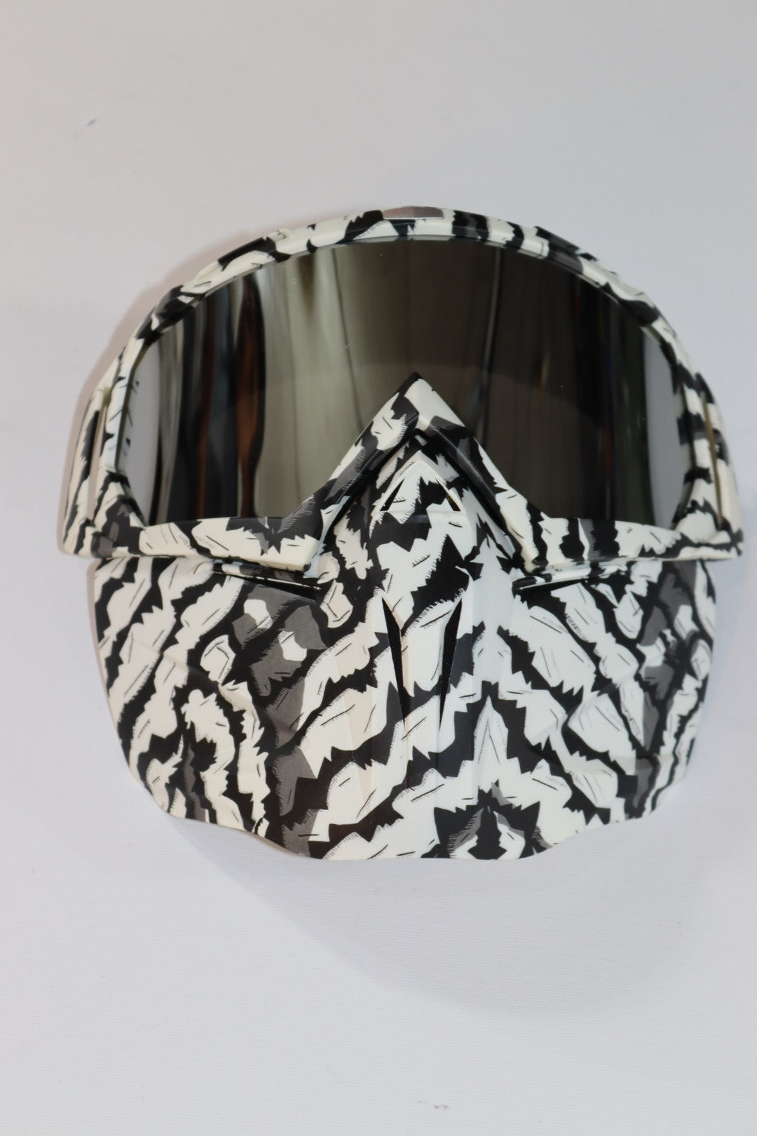 MASK WEJ 7IMEYE MLAWAN-ماسك للوجه حماية