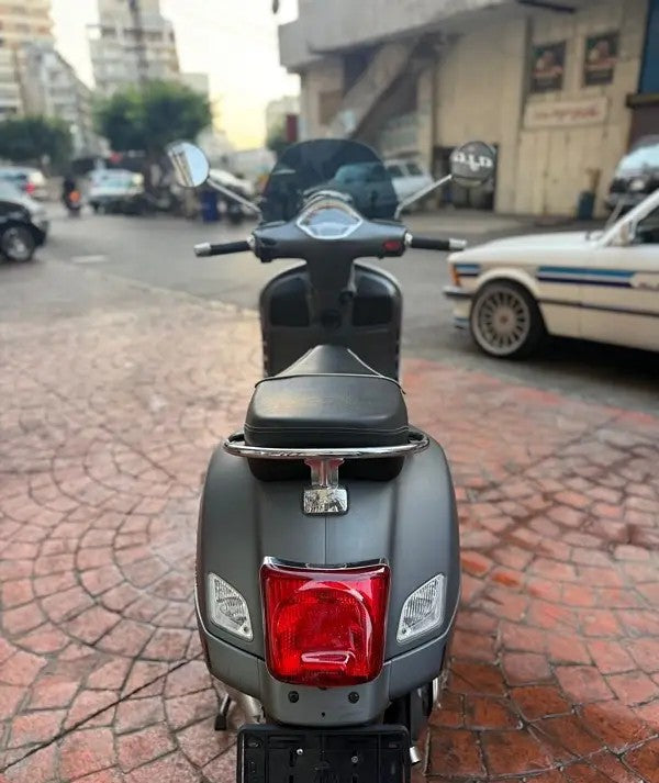BUY VESPA GTS