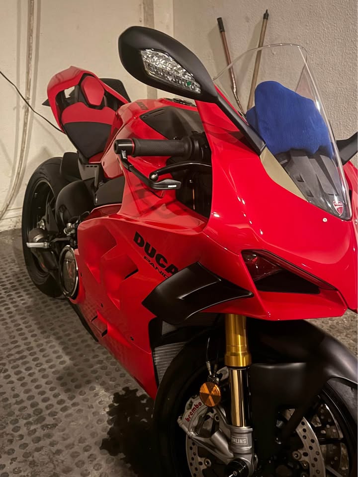 BUY DUCATI PANIGALE