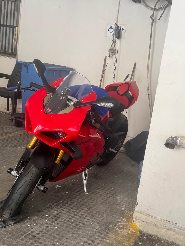 BUY DUCATI PANIGALE