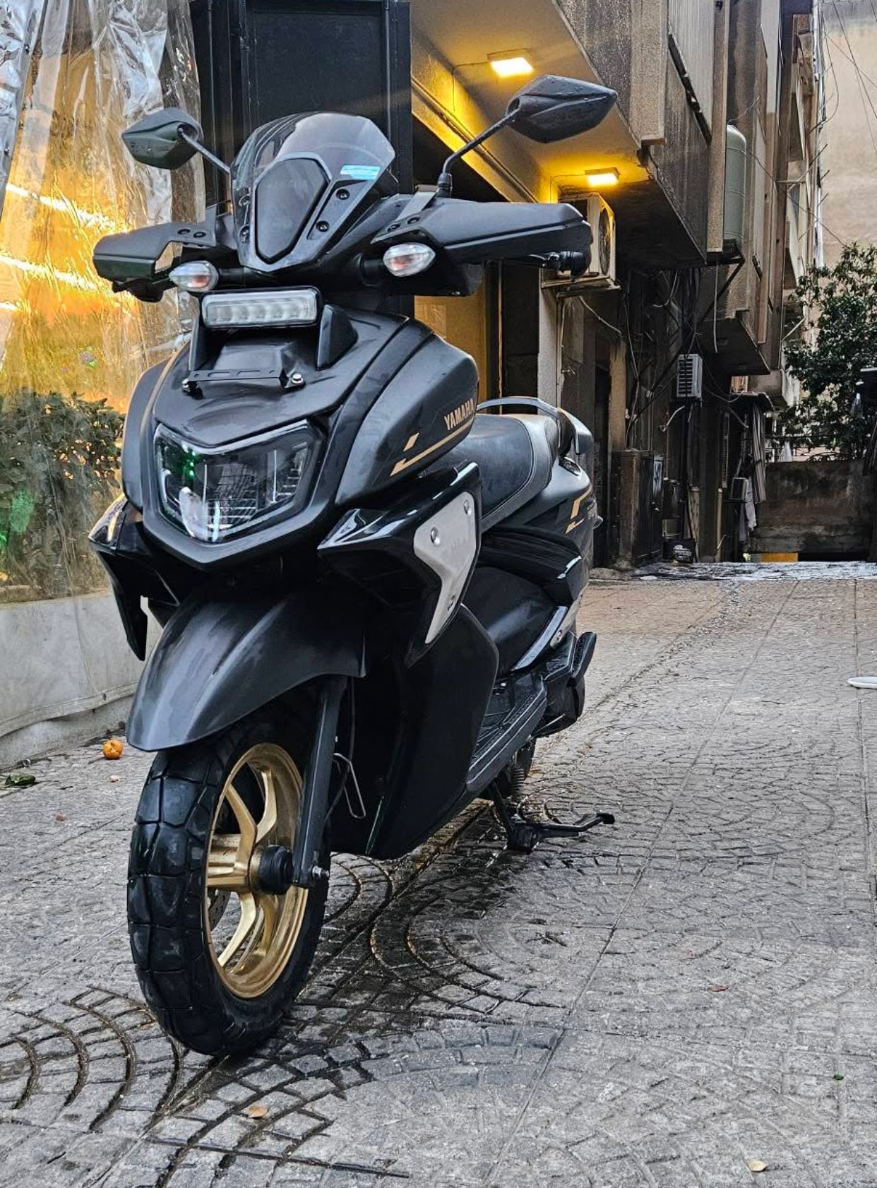 BUY YAMAHA RAY ZR