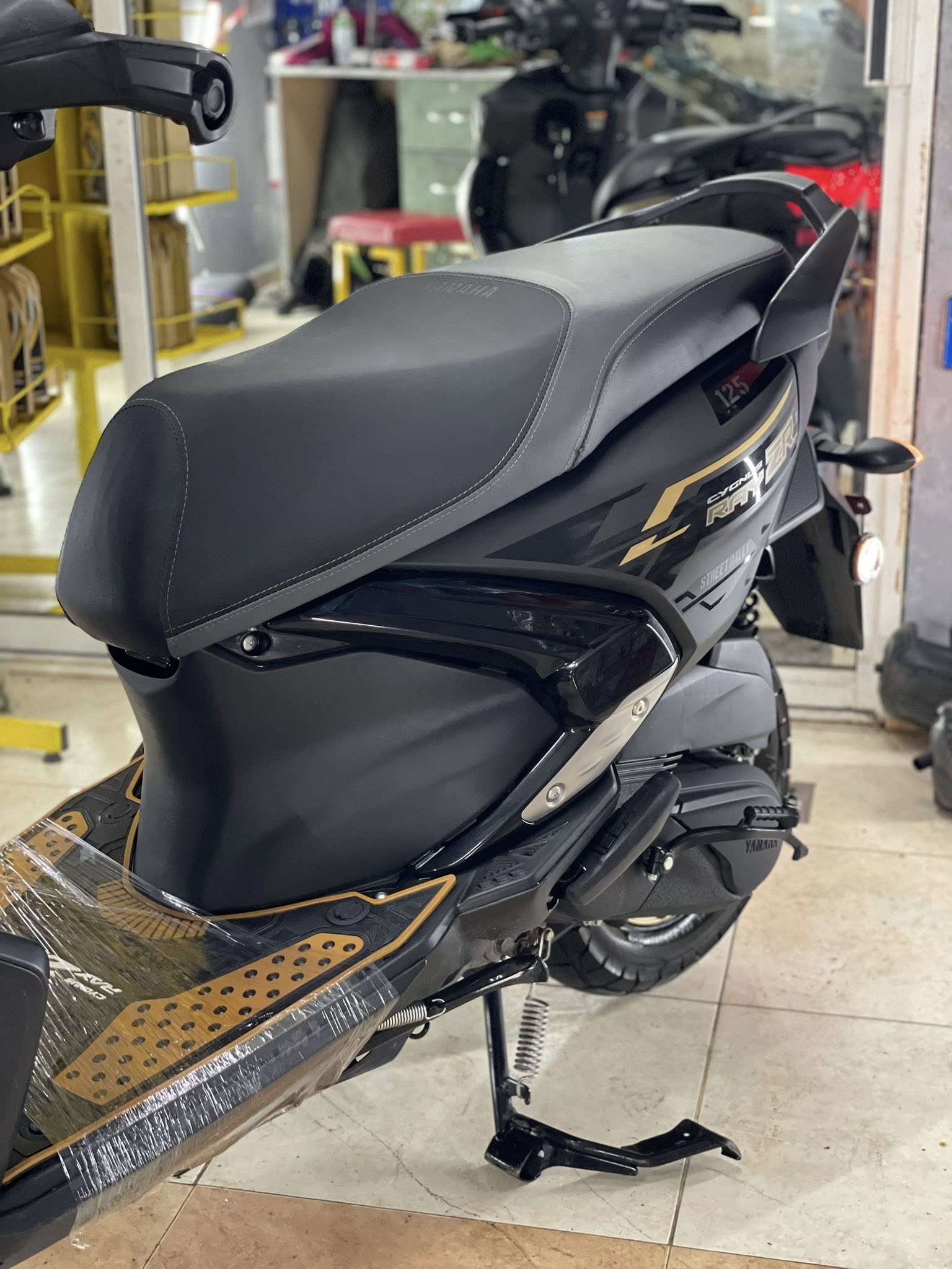 BUY YAMAHA RAY ZR