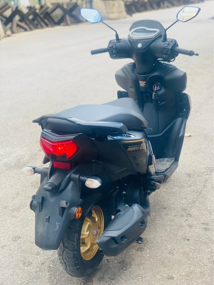 BUY YAMAHA RAY ZR