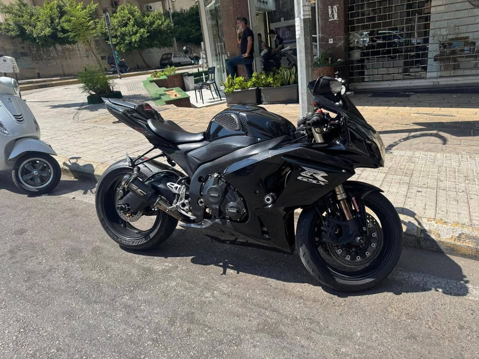 BUY GSXR 1000 SUZUKI