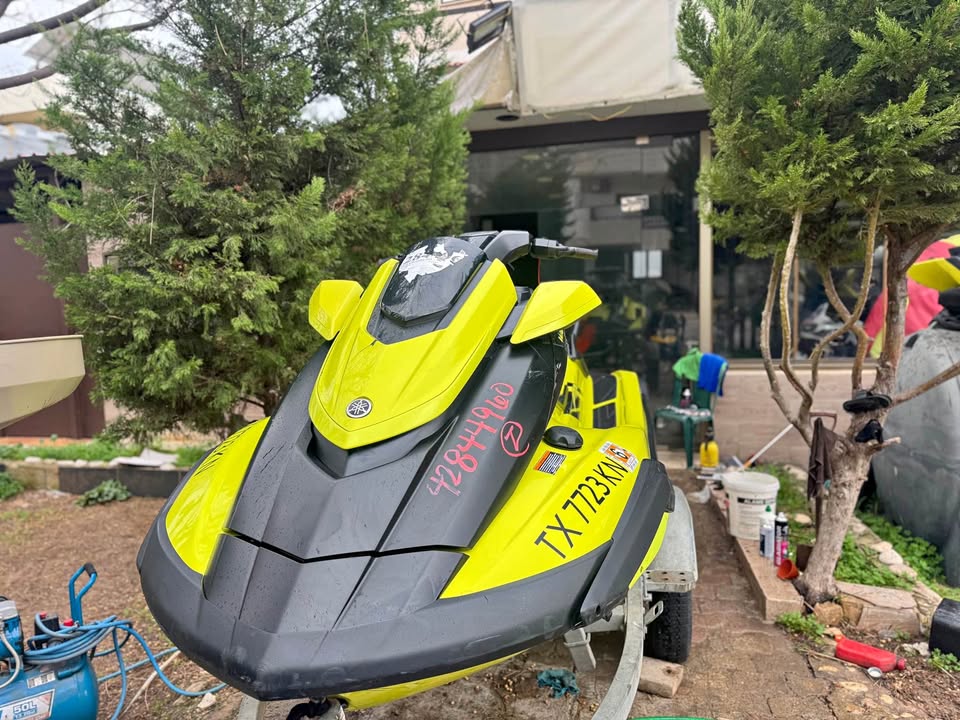 BUY JETSKI