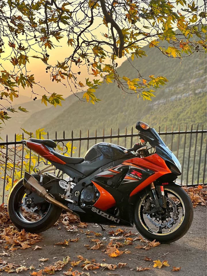 BUY GSXR 1000 SUZUKI