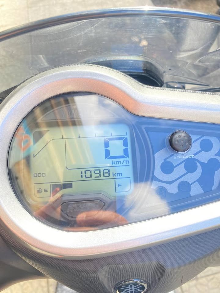BUY YAMAHA RAY ZR