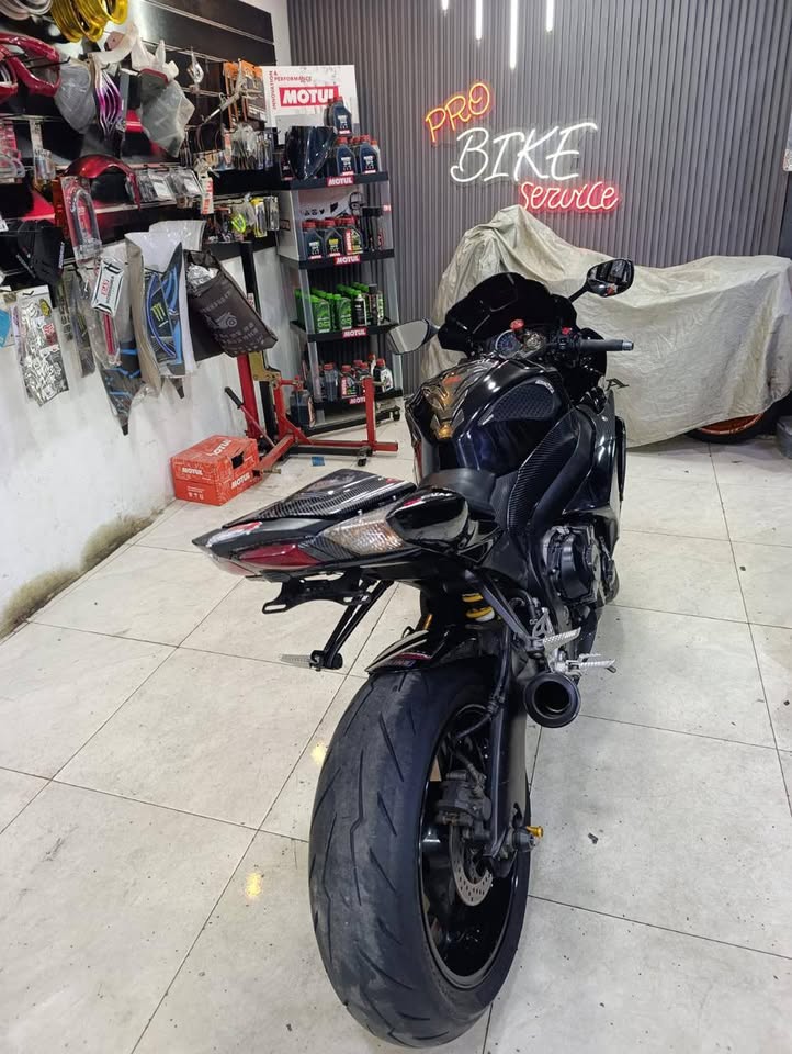 BUY GSXR 1000 SUZUKI