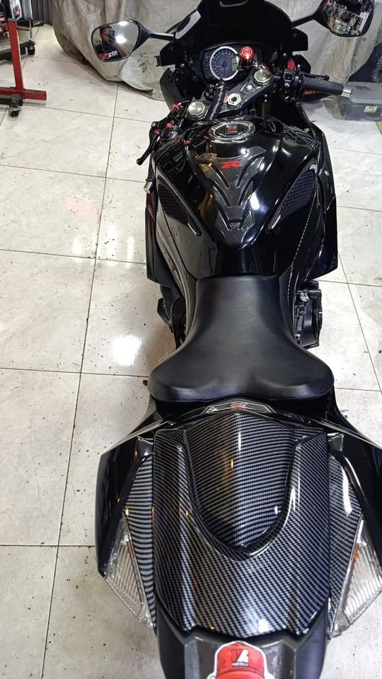 BUY GSXR 1000 SUZUKI