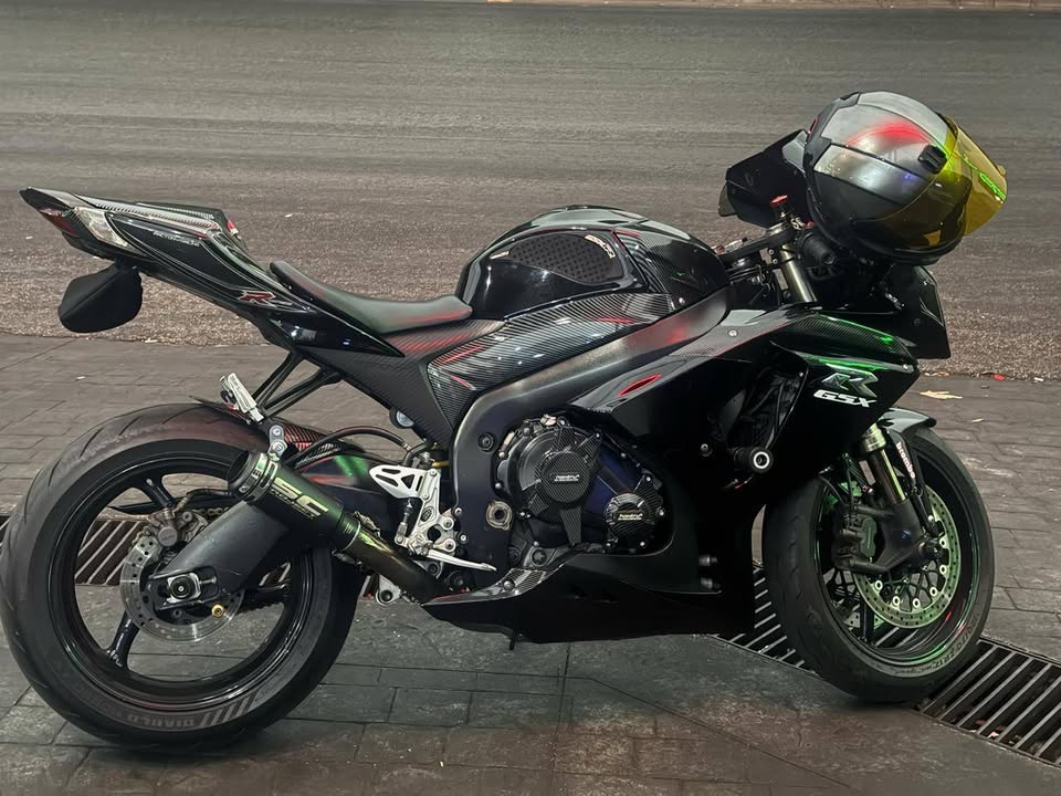 BUY GSXR 1000 SUZUKI