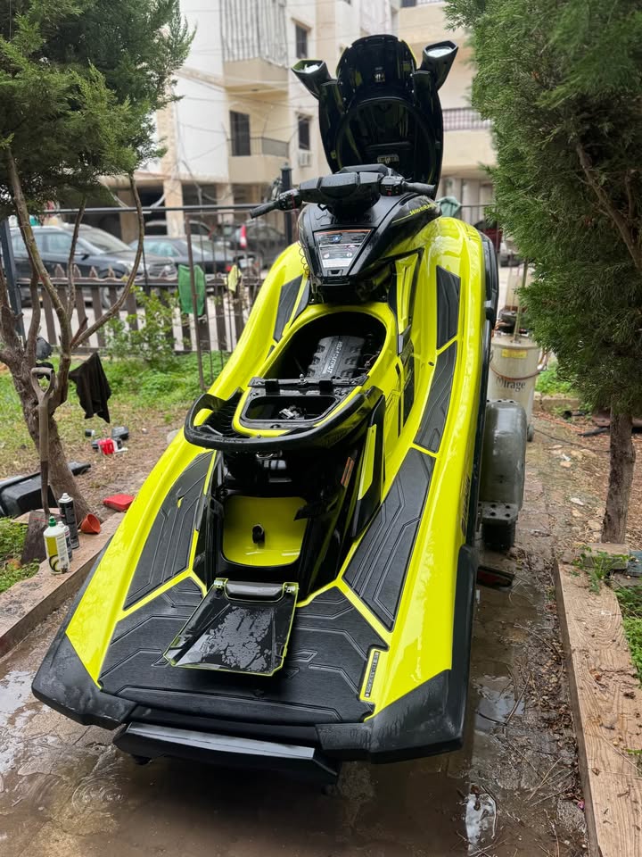 BUY JETSKI