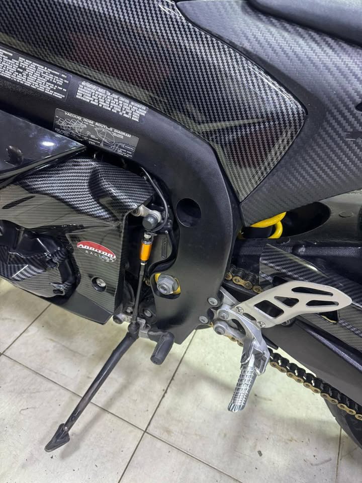 BUY GSXR 1000 SUZUKI