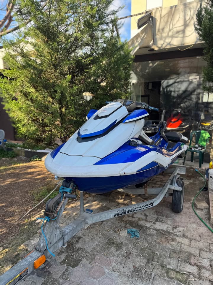 BUY JETSKI