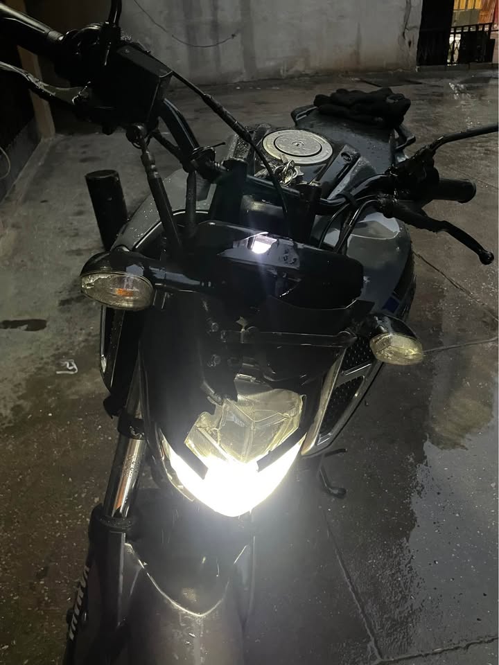 BUY YAMAHA FZS
