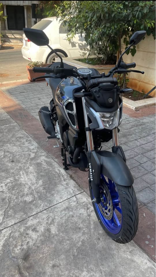 BUY YAMAHA FZS