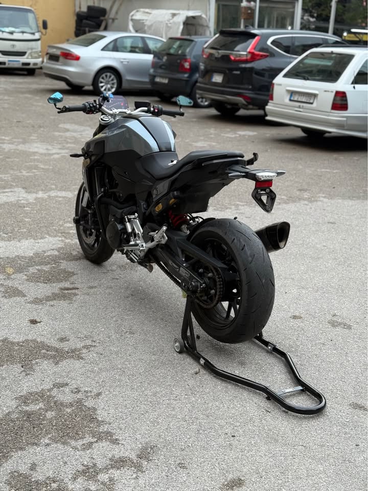 BUY BMW F900R
