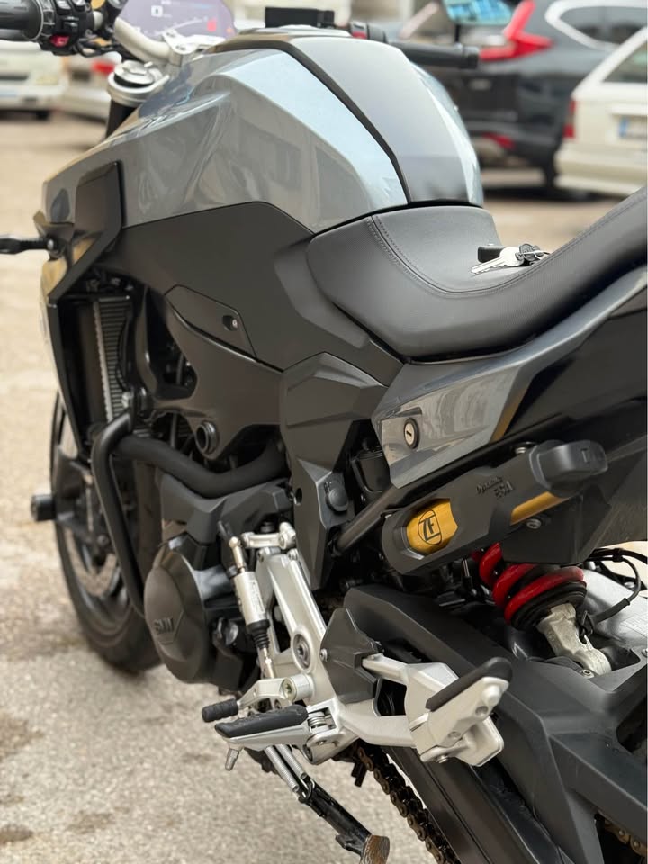 BUY BMW F900R