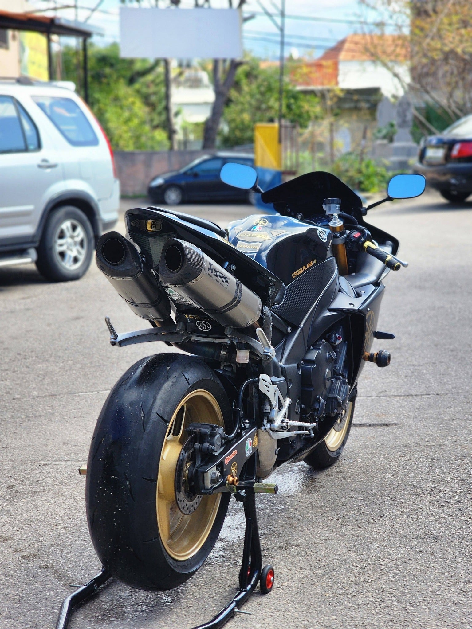 BUY R1 YAMAHA