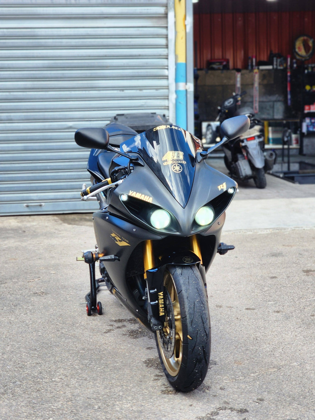 YAMAHA R1-1000 SALE