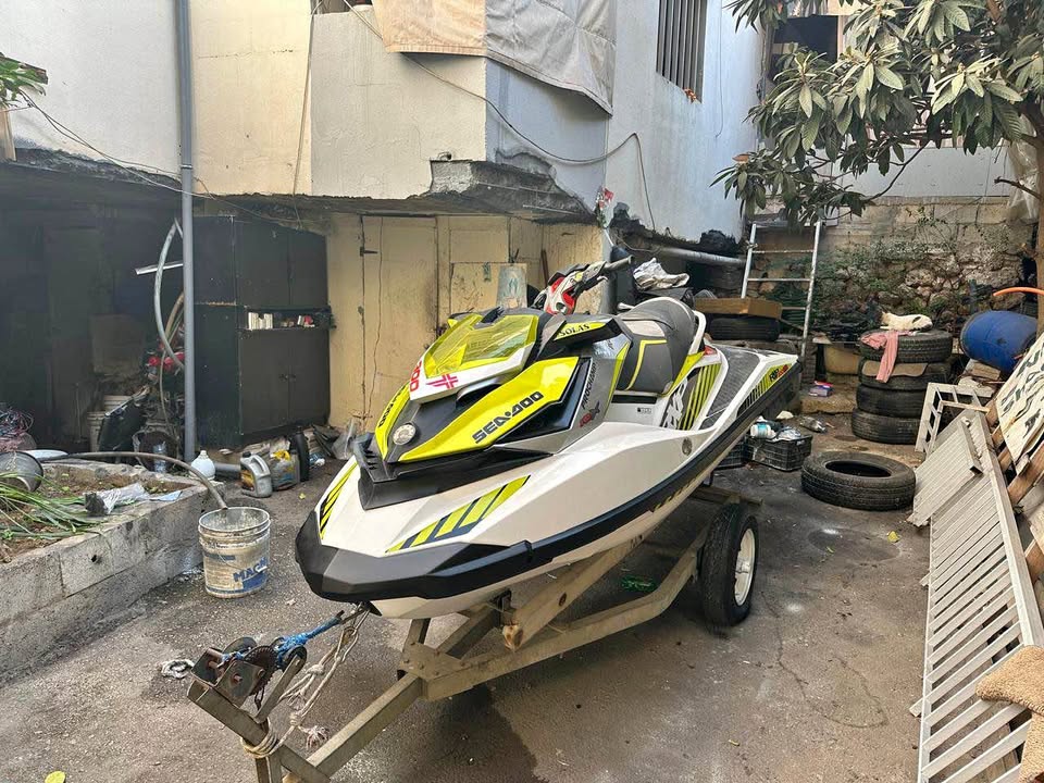 BUY JETSKI
