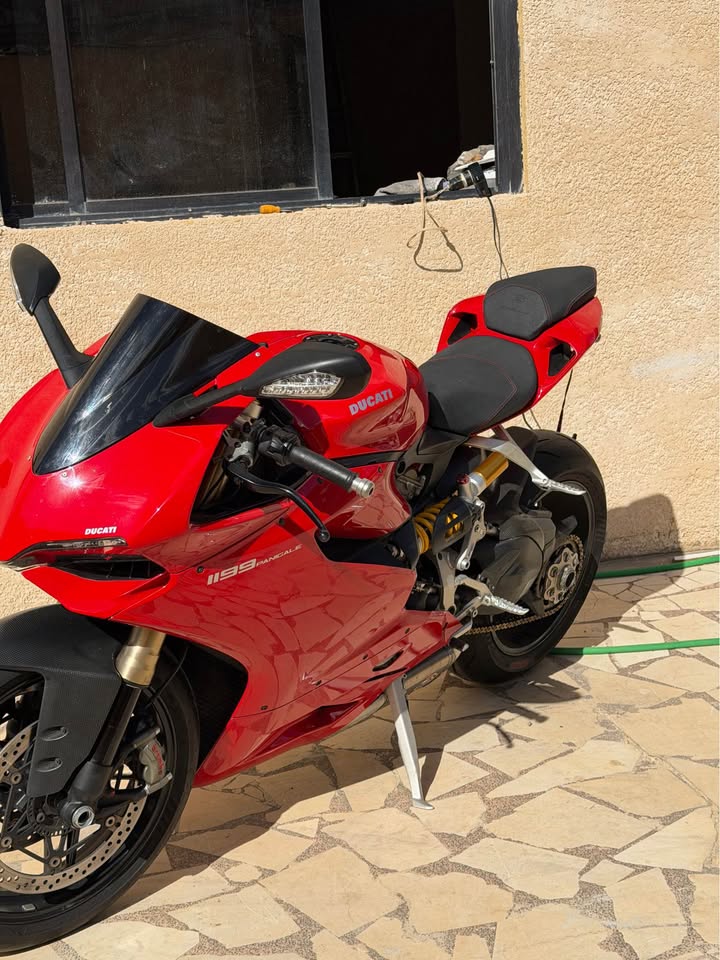 BUY DUCATI PANIGALE