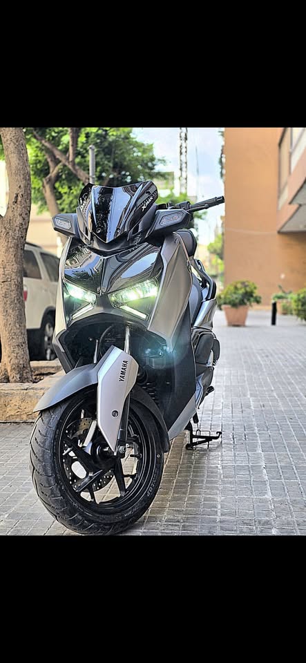 BUY XMAX YAMAHA