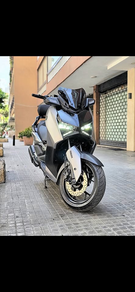 BUY XMAX YAMAHA