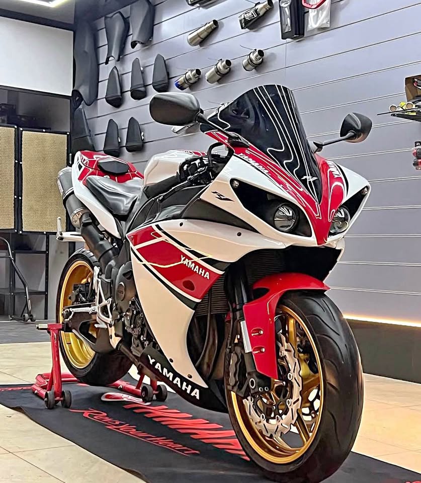 R1 YAMAHA for Sale
