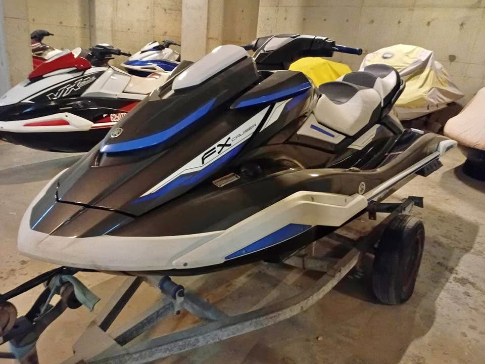 BUY JETSKI