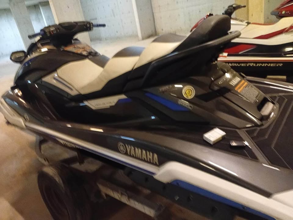 BUY JETSKI