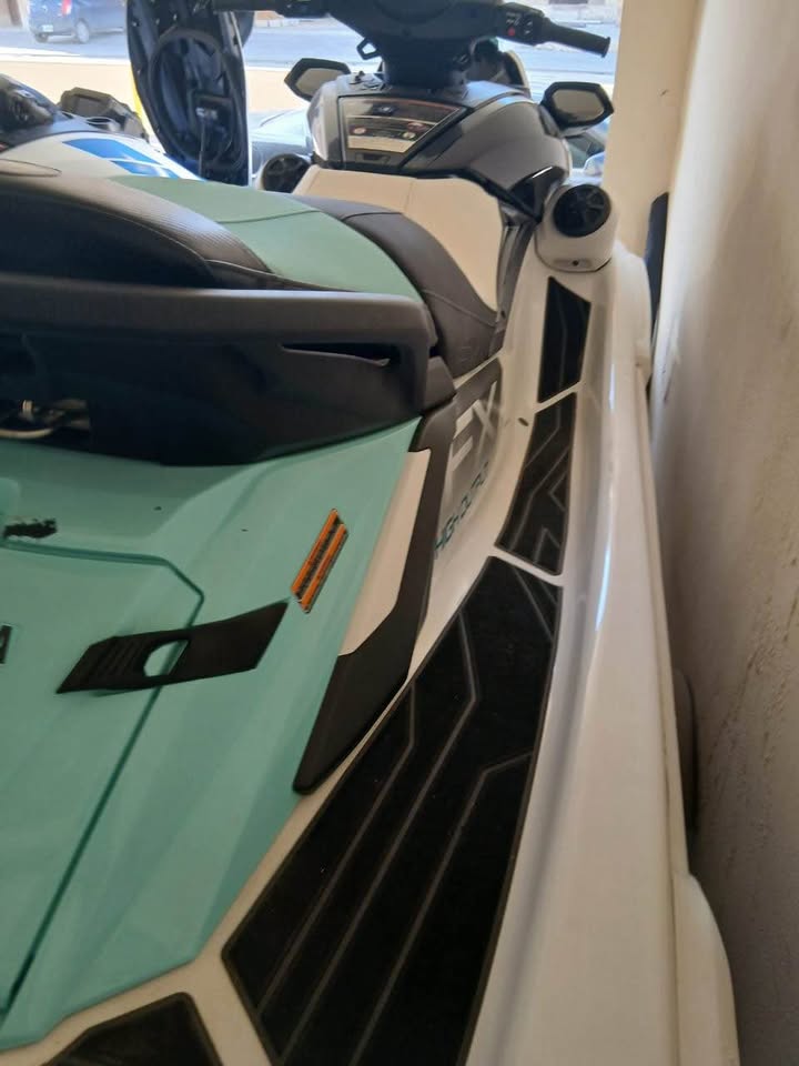 BUY JETSKI