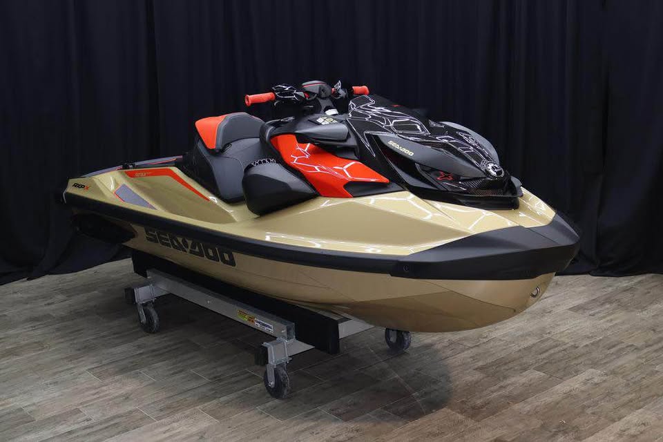 BUY JETSKI
