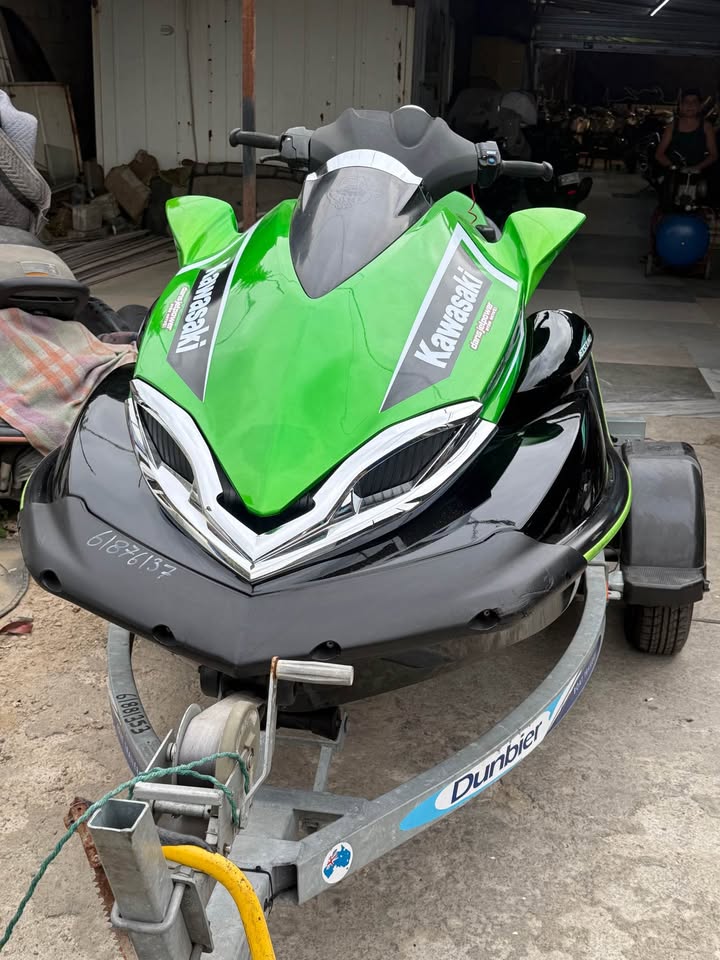 BUY JETSKI