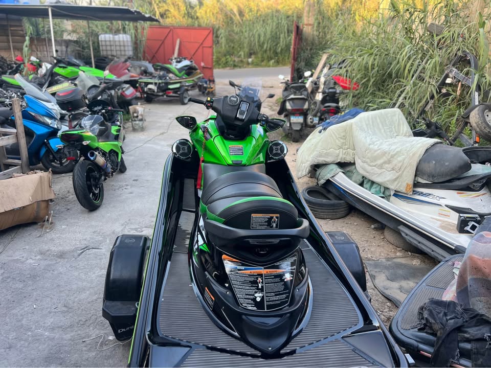 BUY JETSKI