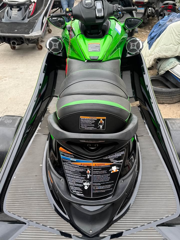 BUY JETSKI