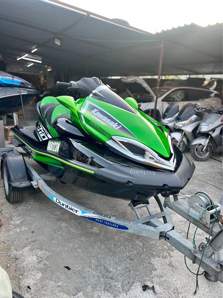 BUY JETSKI