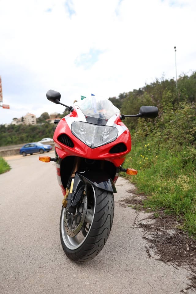 SUZUKI GSXR