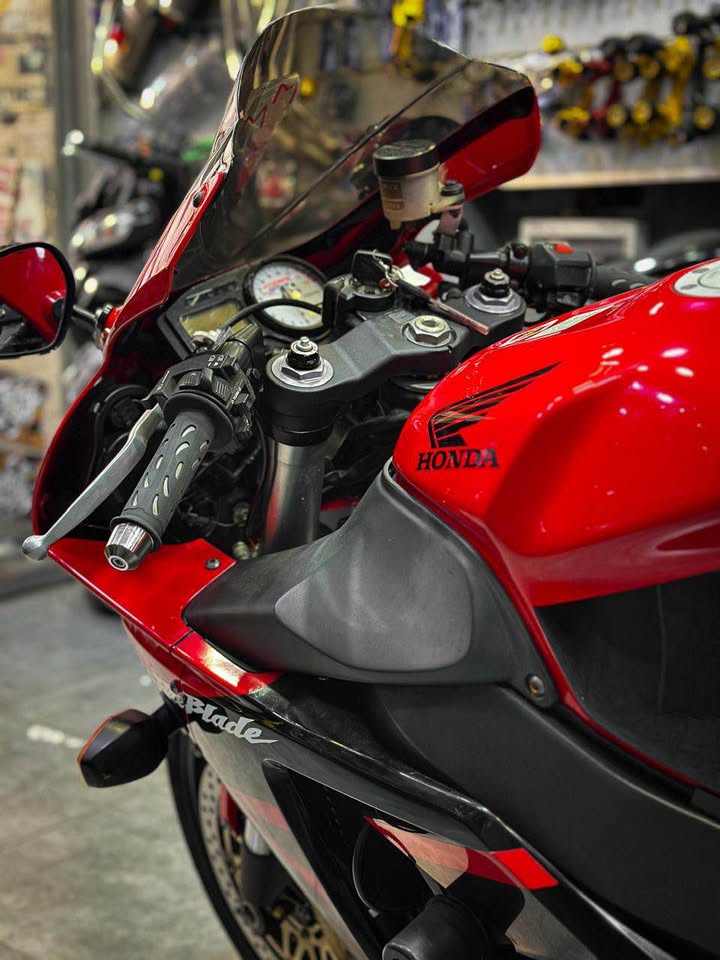 BUY CBR 1000
