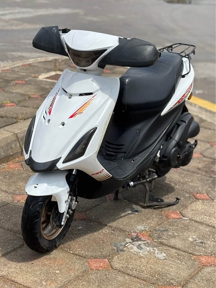 V180 AZZO