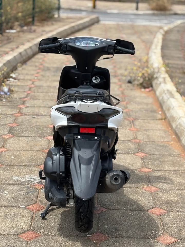 V180 AZZO