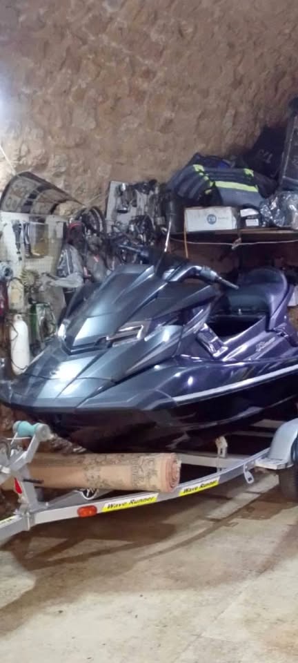 BUY JETSKI