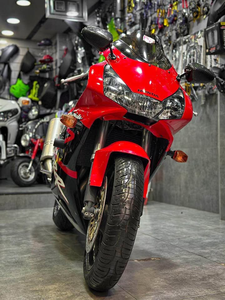 BUY CBR 1000