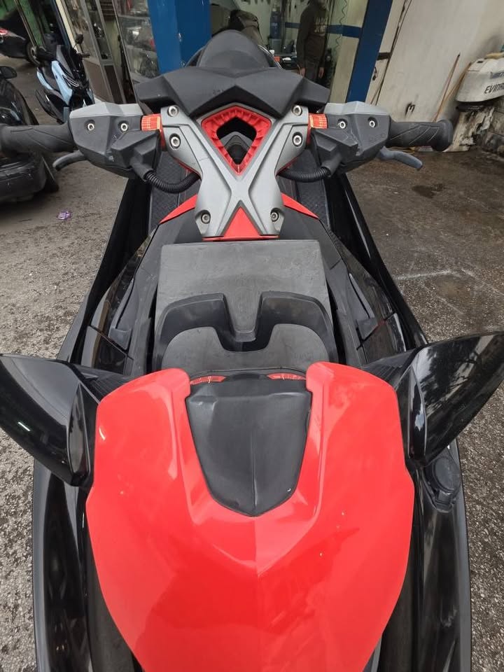 BUY JETSKI