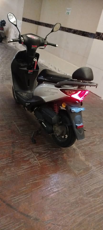 sweet azzo silver