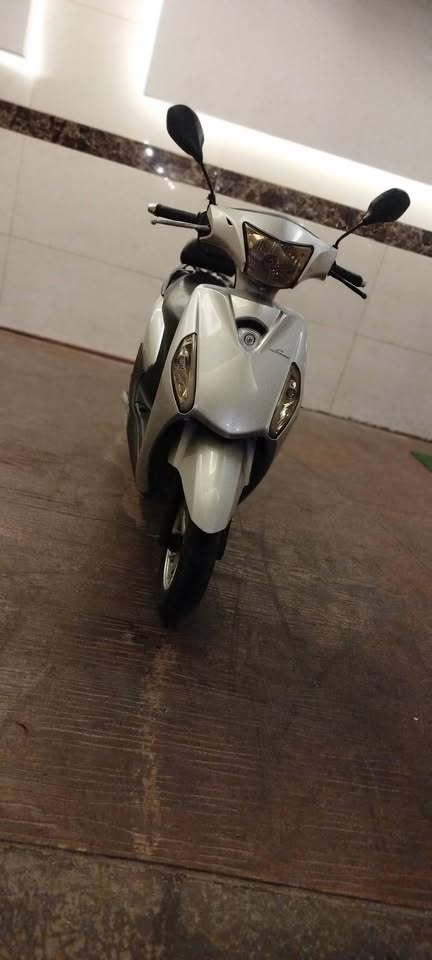 sweet azzo silver