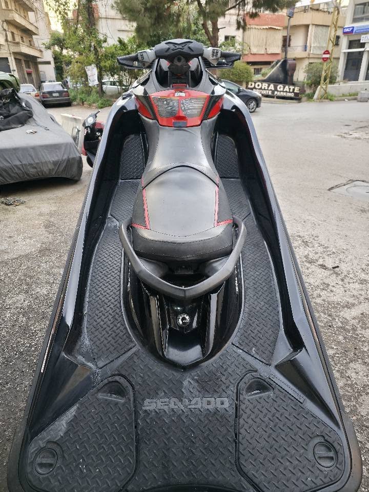 BUY JETSKI