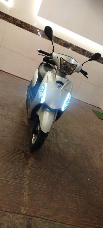 sweet azzo silver