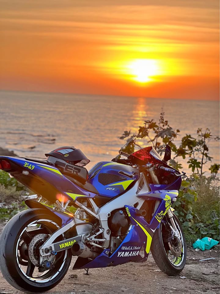 BUY R1 YAMAHA