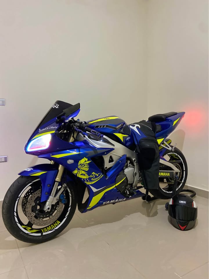 BUY R1 YAMAHA