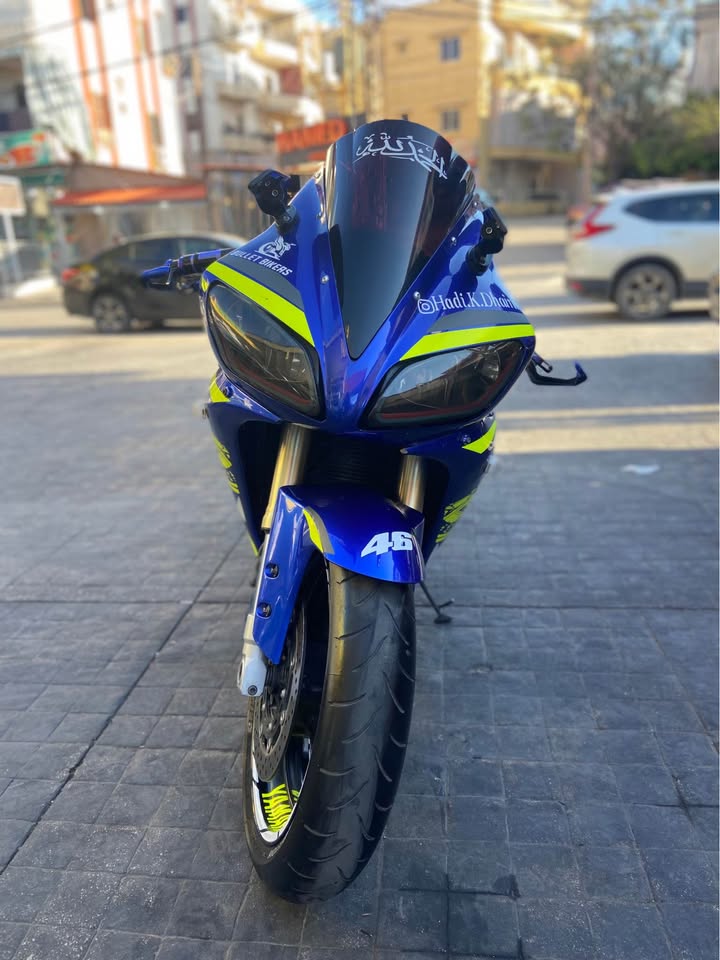 BUY R1 YAMAHA
